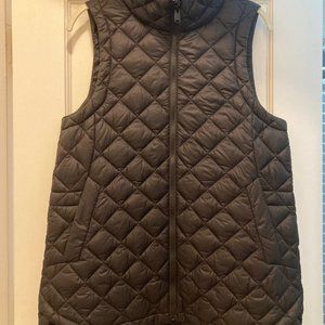 Athleta Whisper Featherless Puffer Vest - size small
